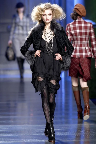 Look 24